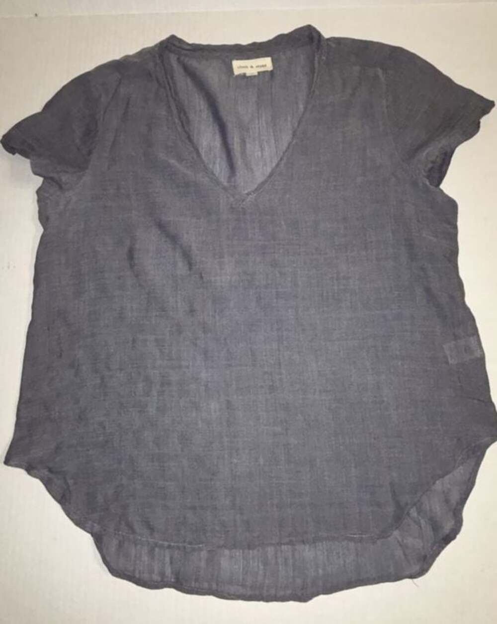 Cloth & Stone V-Neck Short Sleeve Blouse in Gray Size M